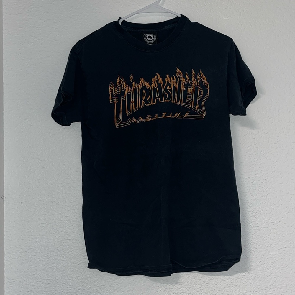 Black flaming thrasher tee